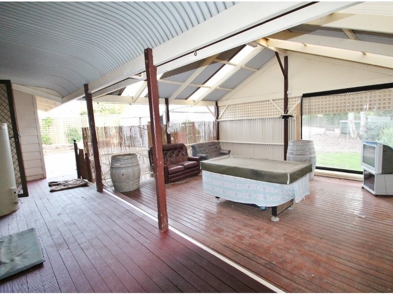 28 Blyth Road, Clare SA 5453