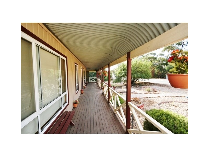 28 Blyth Road, Clare SA 5453