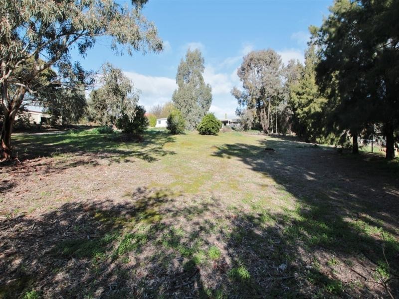15A Henry Street, Clare SA 5453