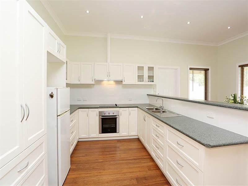 24 Kingston Street, Burra SA 5417
