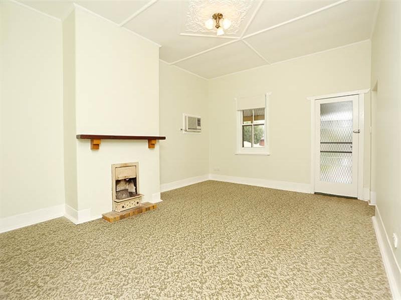 24 Kingston Street, Burra SA 5417