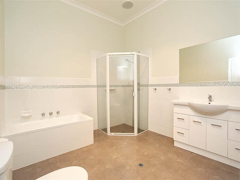 24 Kingston Street, Burra SA 5417