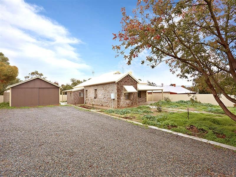 24 Kingston Street, Burra SA 5417