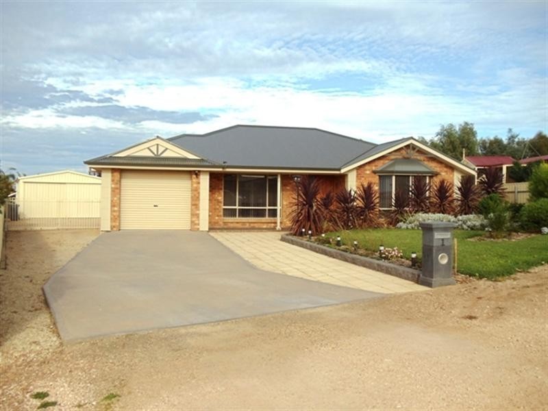 1 Hillview Crescent, Maitland SA 5573