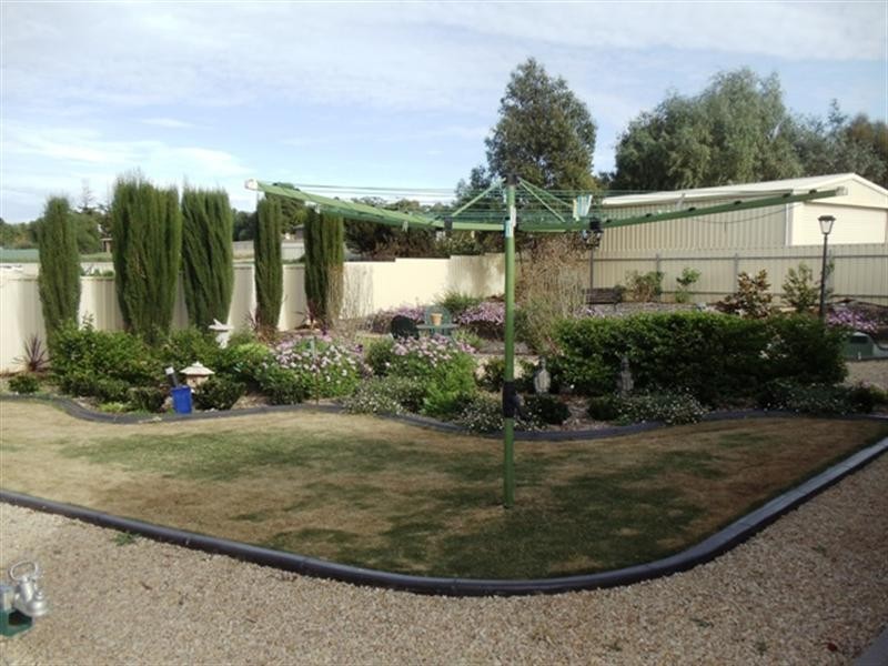 1 Hillview Crescent, Maitland SA 5573