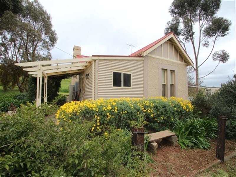 15 Main North Road WATERVALE via, Clare SA 5453