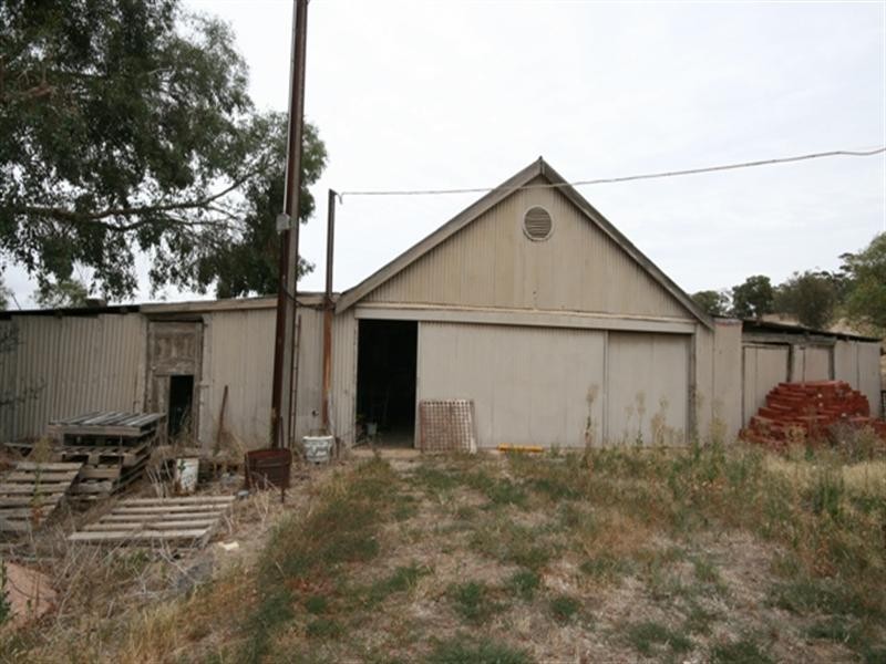 15 Main North Road WATERVALE via, Clare SA 5453