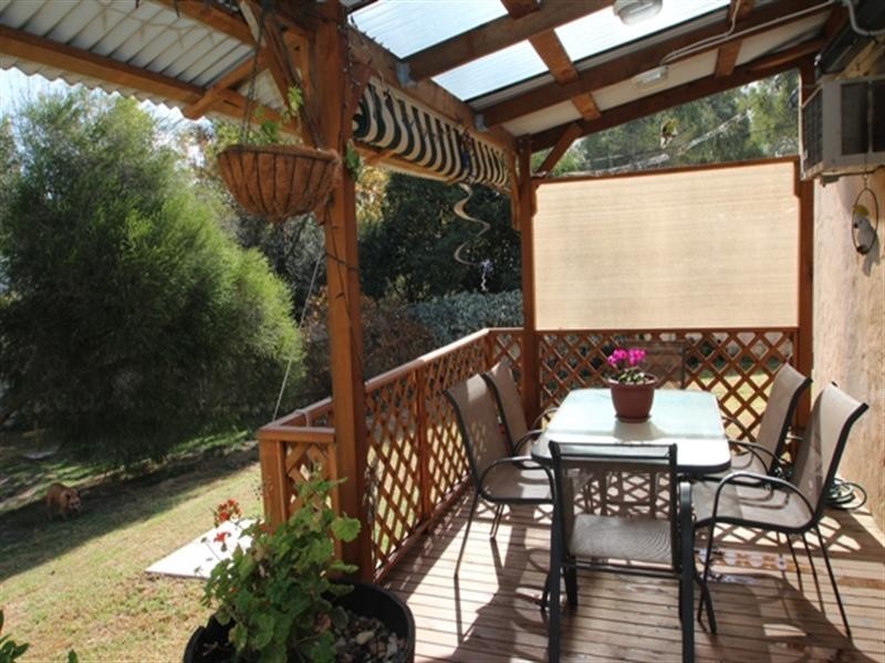 2 Warenda Road, Clare SA 5453