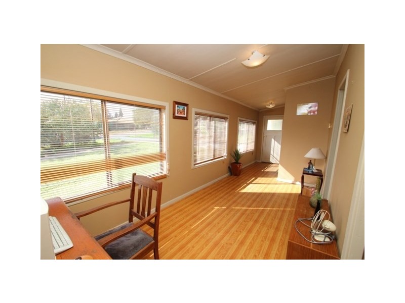 16 Houghton Street, Clare SA 5453