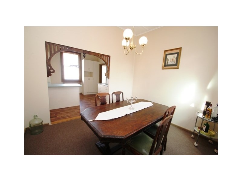 16 Houghton Street, Clare SA 5453