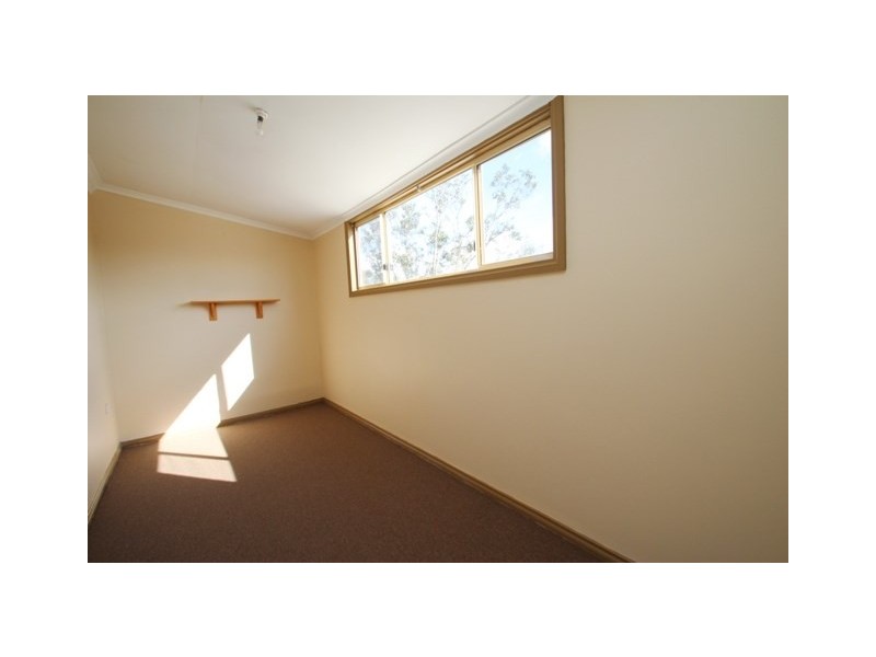 16 Houghton Street, Clare SA 5453