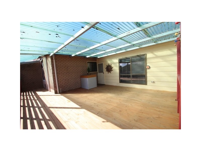 16 Houghton Street, Clare SA 5453