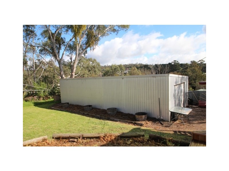 16 Houghton Street, Clare SA 5453