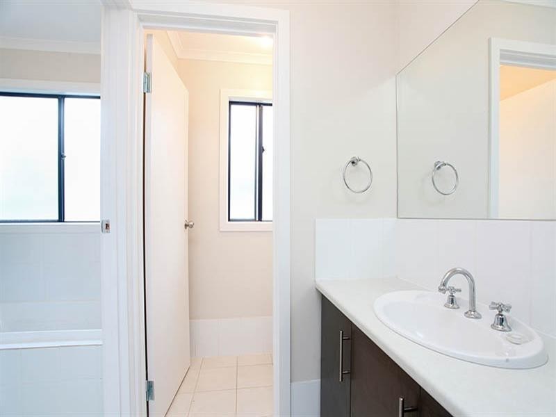 8 Henry Street, Auburn SA 5451
