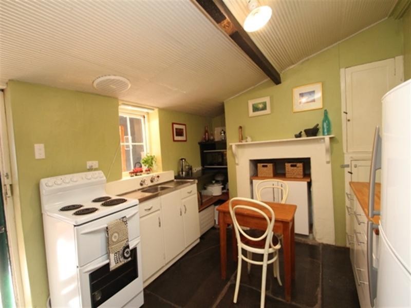 16 Truro Street, Burra SA 5417