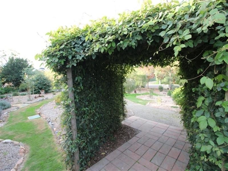 32 Commercial Road, Watervale SA 5452