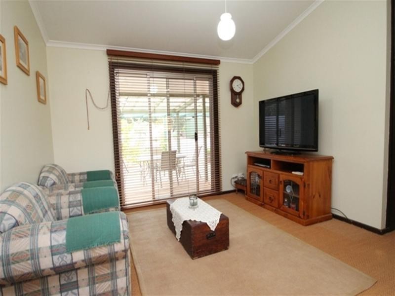 32 Commercial Road, Watervale SA 5452