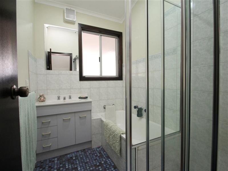 32 Commercial Road, Watervale SA 5452