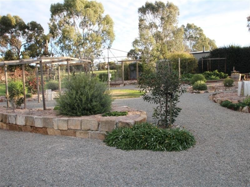 32 Commercial Road, Watervale SA 5452