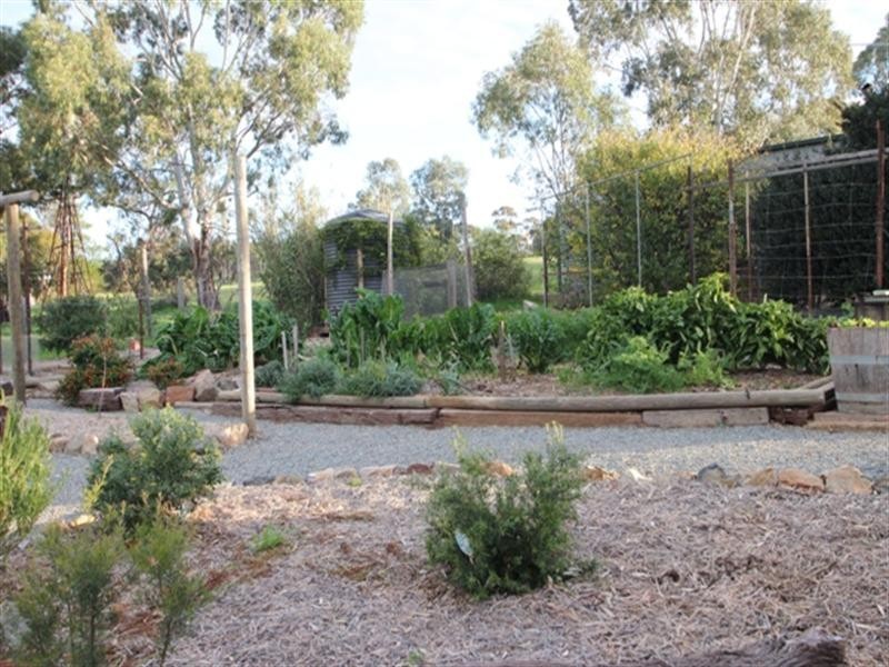 32 Commercial Road, Watervale SA 5452