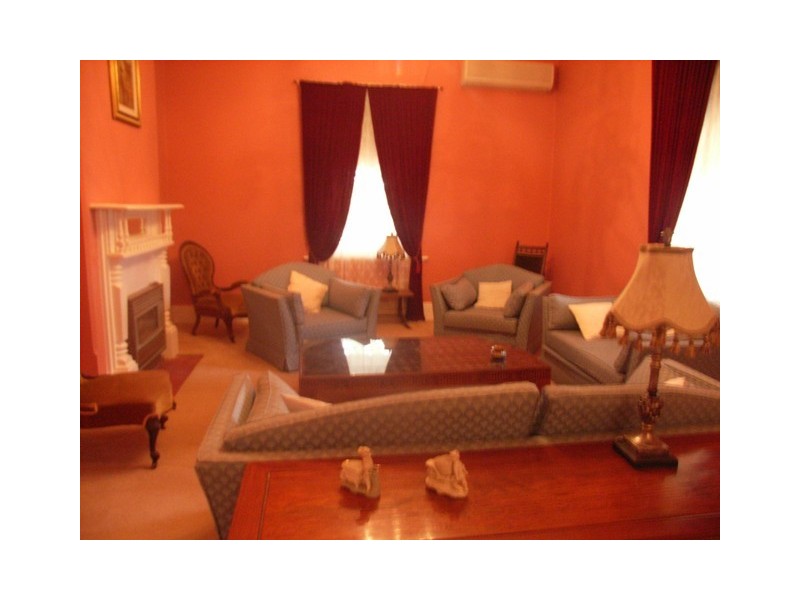 16 Tregony Street, Burra SA 5417