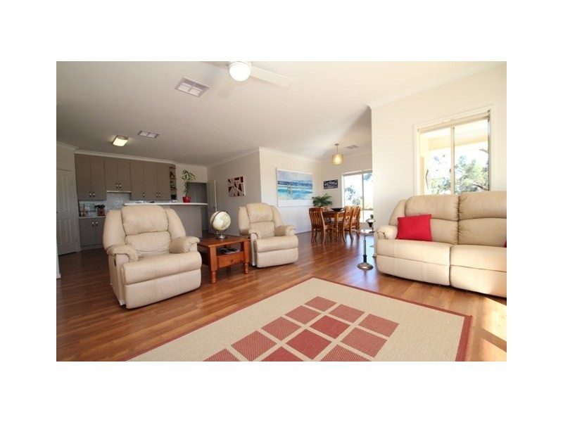 15 Woods Court, Clare SA 5453