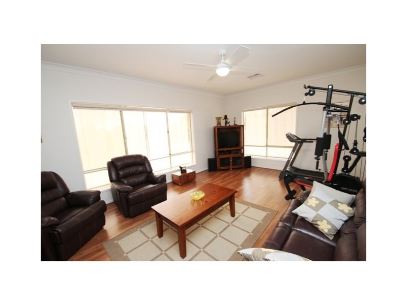 15 Woods Court, Clare SA 5453