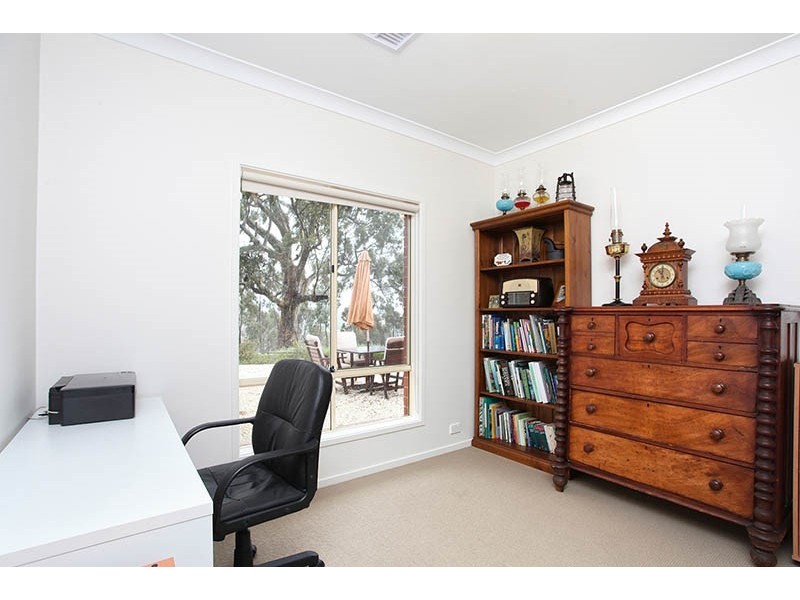 15 Woods Court, Clare SA 5453