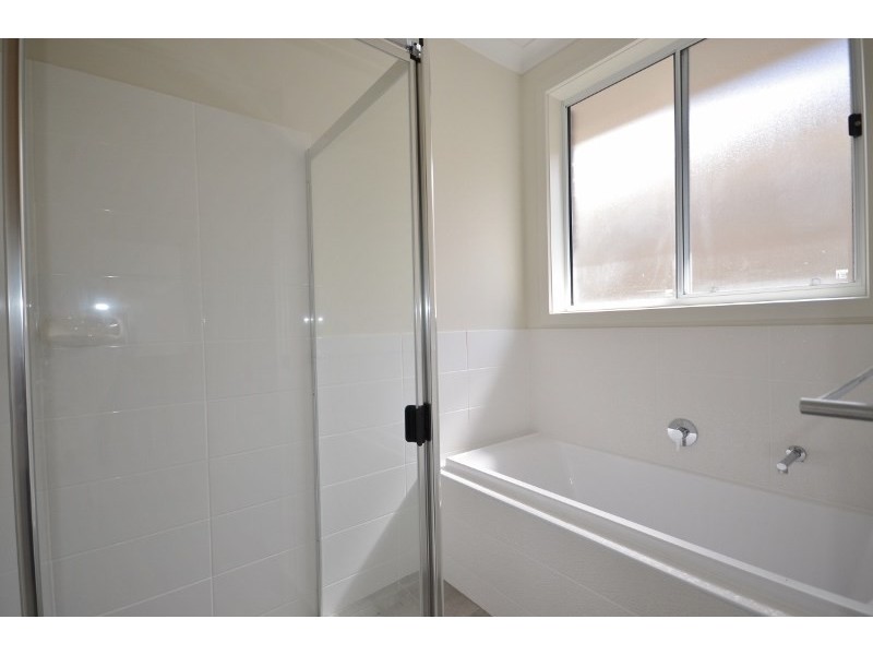 4 Beal Drive, Clare SA 5453