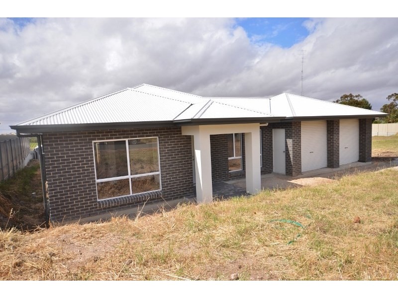 4 Beal Drive, Clare SA 5453