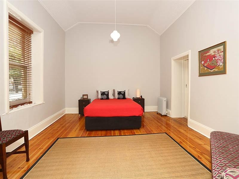 8 Upper Thames Street, Burra SA 5417