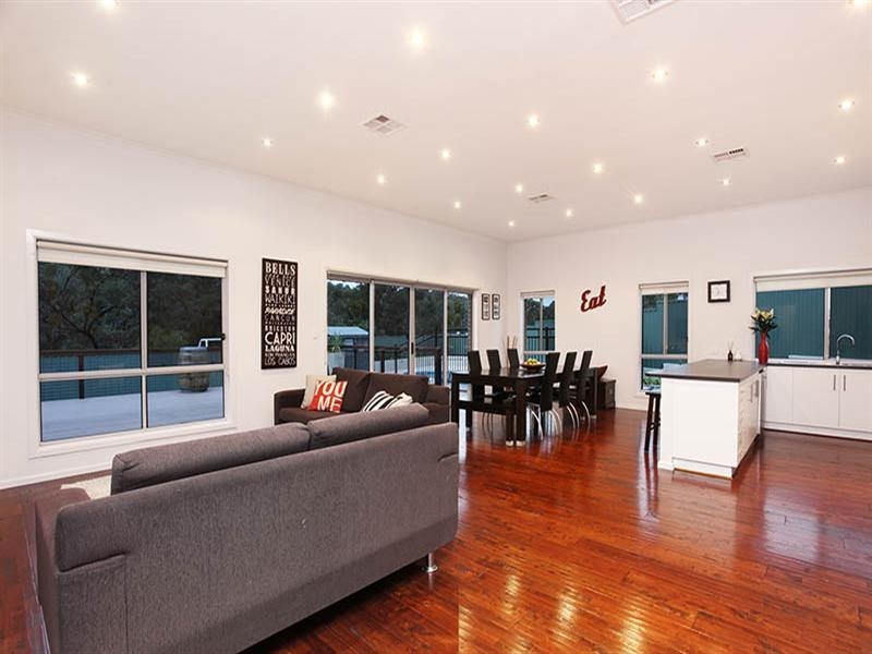 21 Trezise Way, Clare SA 5453