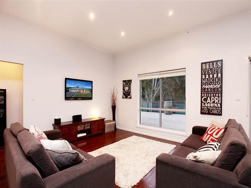 21 Trezise Way, Clare SA 5453