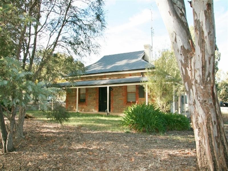 18 Wendouree Road, Clare SA 5453