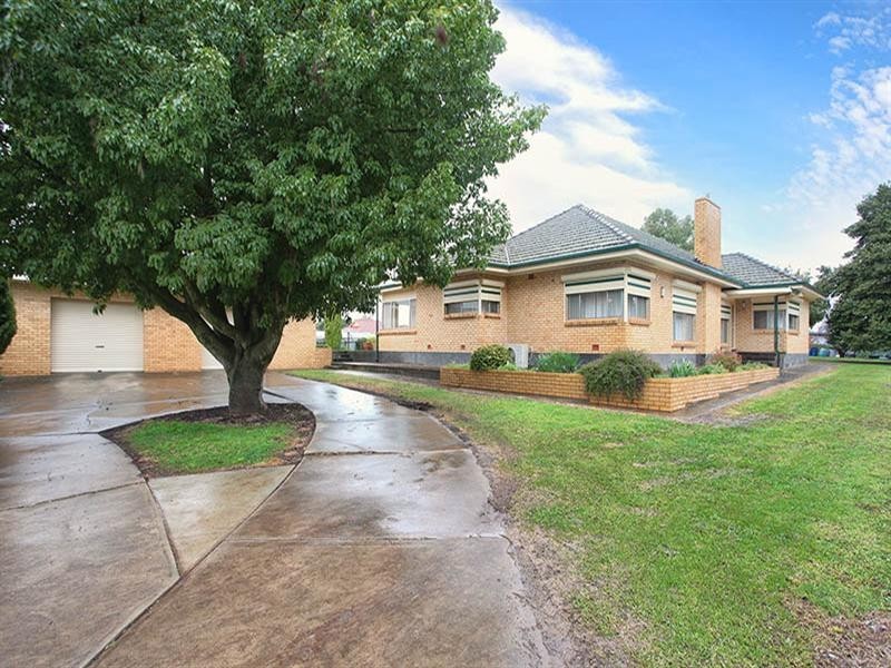 29 Agnes Street, Clare SA 5453