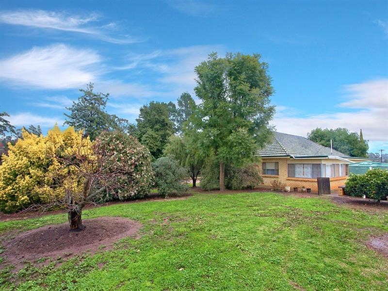 29 Agnes Street, Clare SA 5453