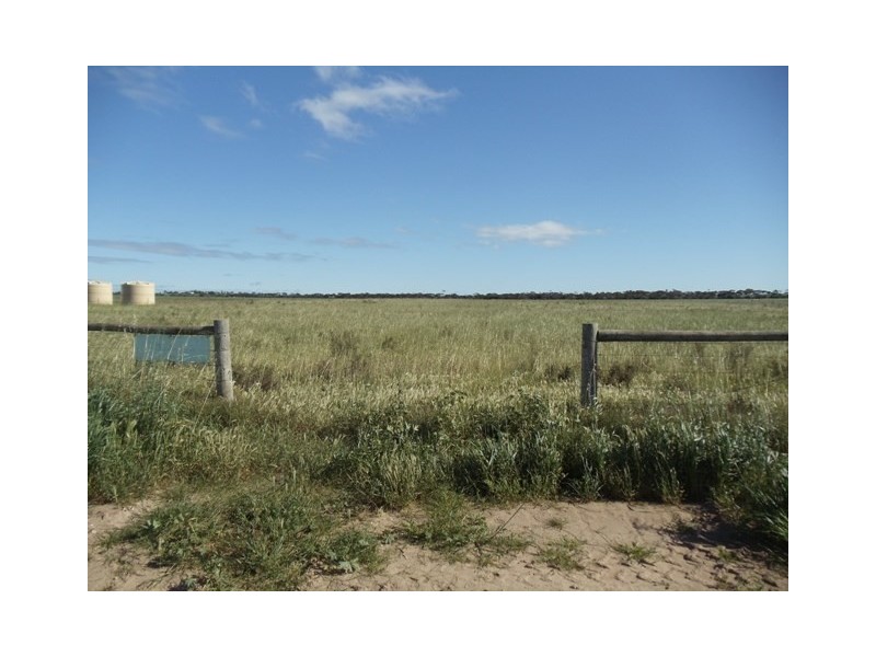 24 Falie Drive, Price SA 5570