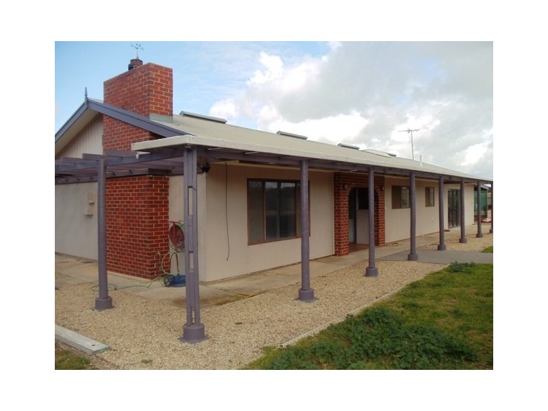 11 Moonta Terrace, Port Clinton SA 5570