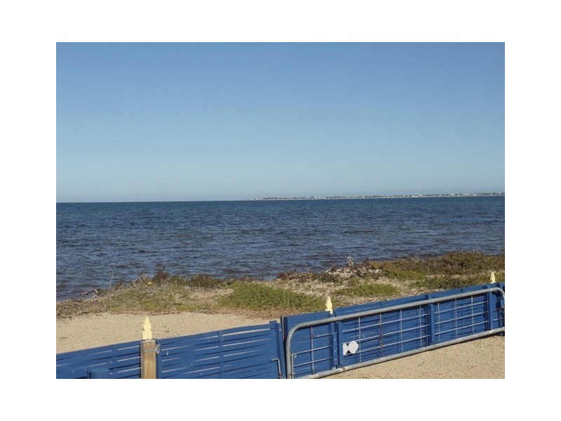 7 Main Street, Pine Point SA 5571
