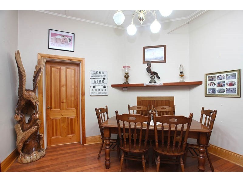 18 Popes Hill Road, Watervale SA 5452