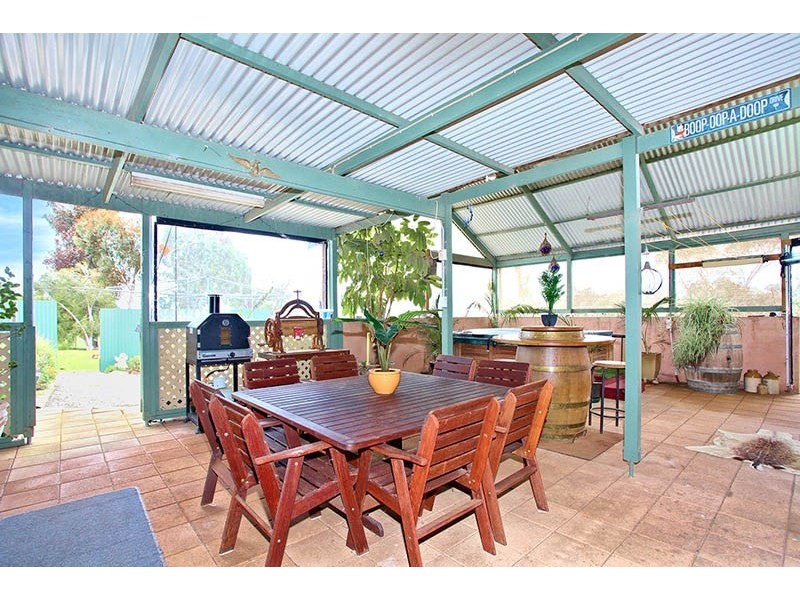 18 Popes Hill Road, Watervale SA 5452