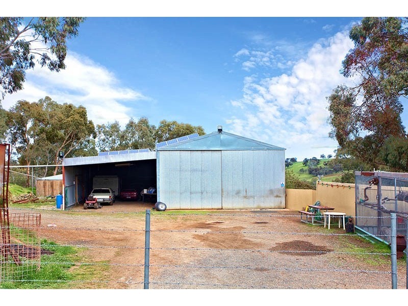 18 Popes Hill Road, Watervale SA 5452