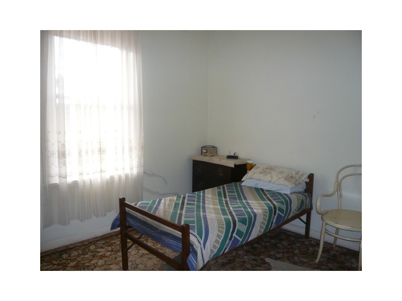 6 West Terrace, Clare SA 5453