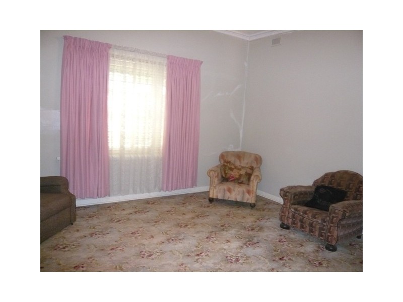 6 West Terrace, Clare SA 5453