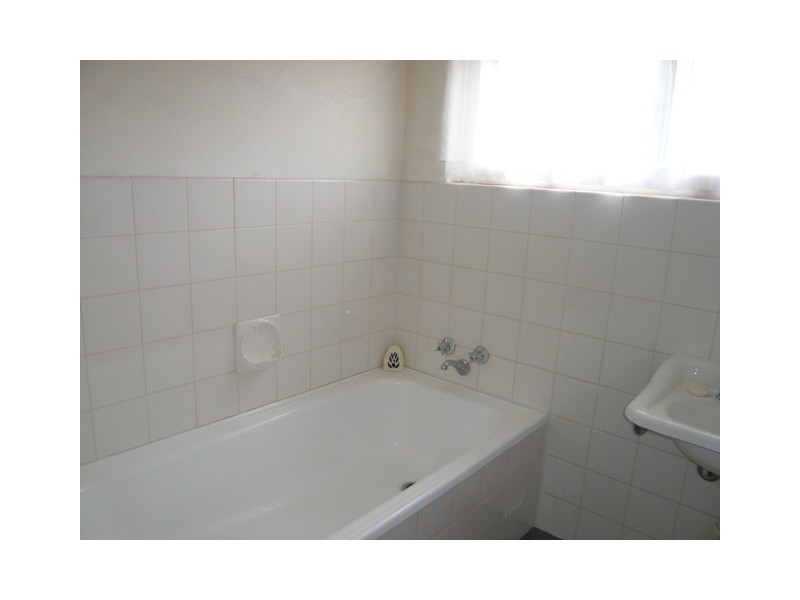 6 West Terrace, Clare SA 5453