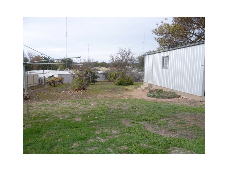 6 West Terrace, Clare SA 5453