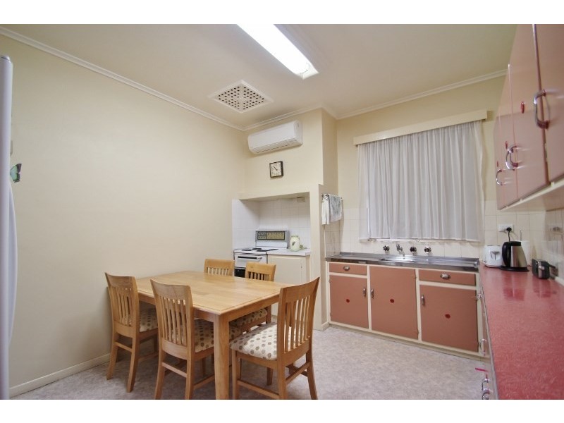 4 Stanley Place, Clare SA 5453