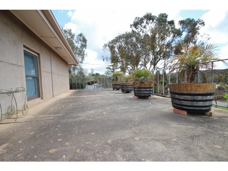 4 Stanley Place, Clare SA 5453