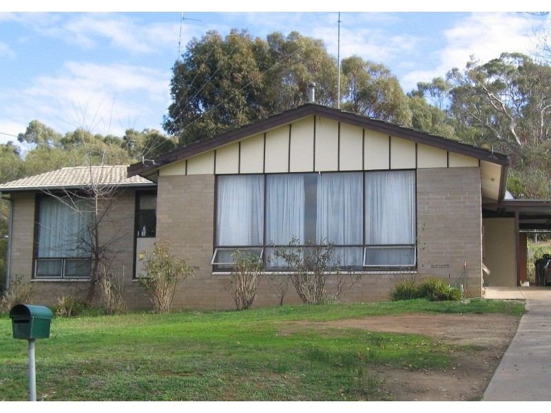 33 West Terrace, Clare SA 5453