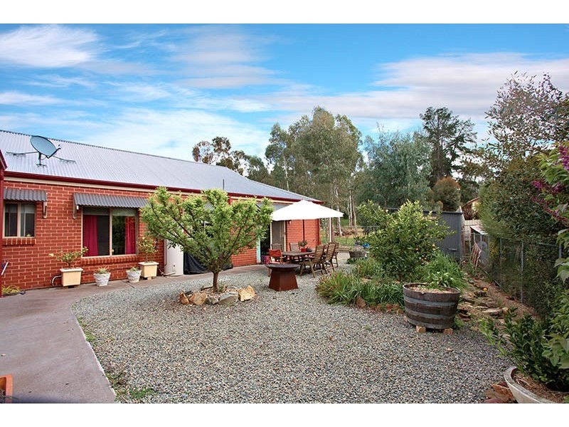 9 Rocky Glen Court, Clare SA 5453